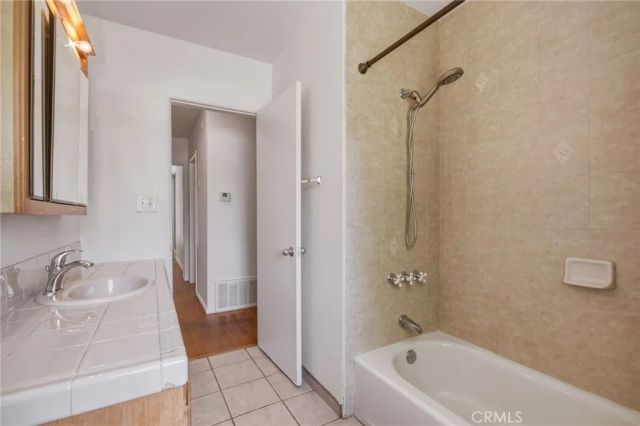 17213 Gault Street, Lake Balboa, CA 91406