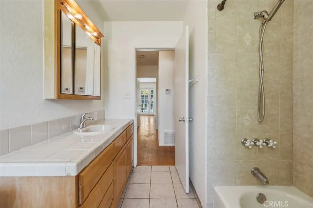 17213 Gault Street, Lake Balboa, CA 91406