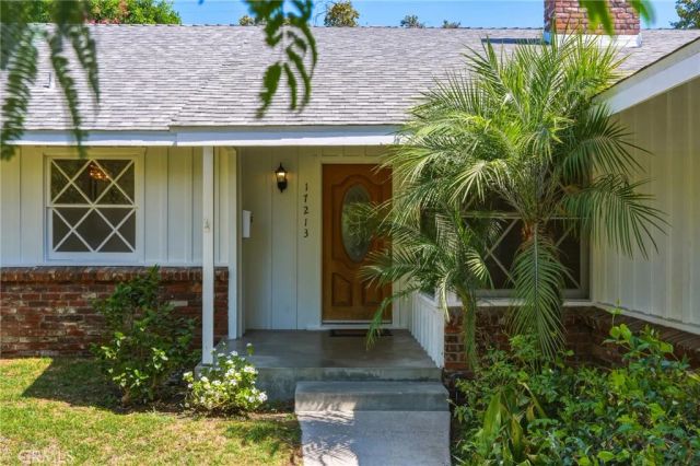 17213 Gault Street, Lake Balboa, CA 91406