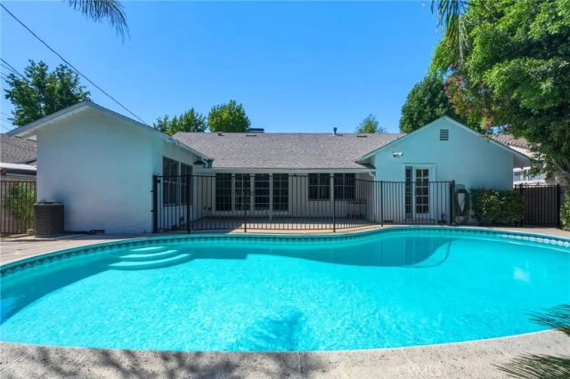 17213 Gault Street, Lake Balboa, CA 91406