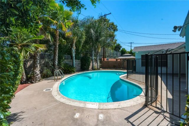 17213 Gault Street, Lake Balboa, CA 91406