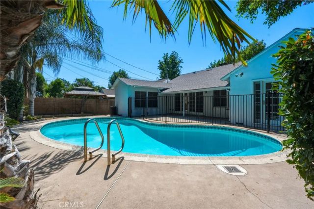 17213 Gault Street, Lake Balboa, CA 91406