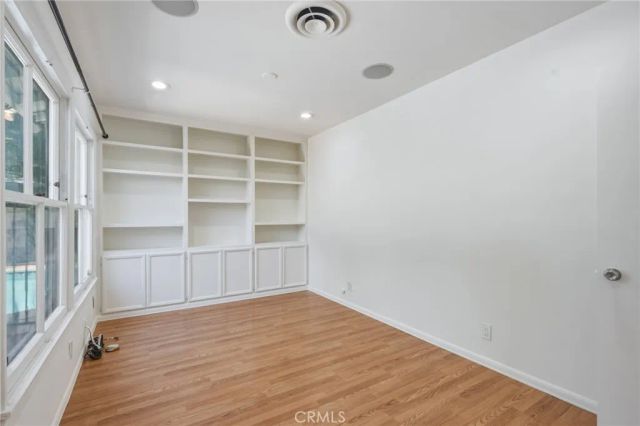 17213 Gault Street, Lake Balboa, CA 91406