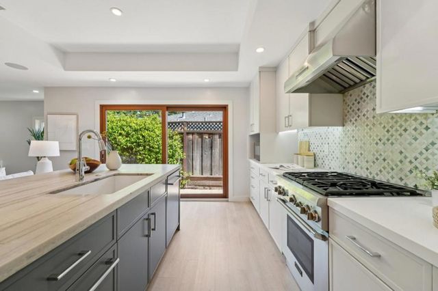 314 Outer Circle, Redwood City, CA 94062