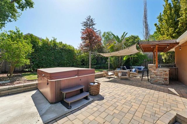 314 Outer Circle, Redwood City, CA 94062