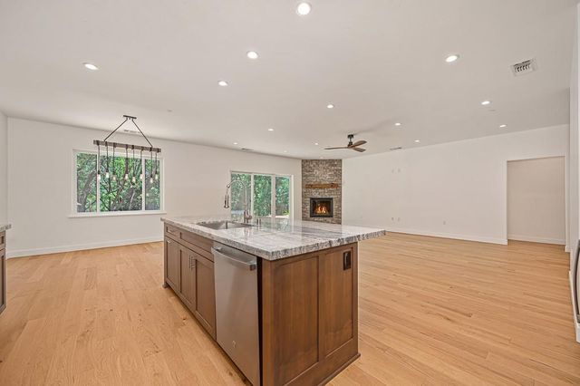 5379 Crestline Dr, Foresthill, CA 95631
