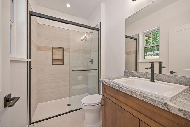 5379 Crestline Dr, Foresthill, CA 95631