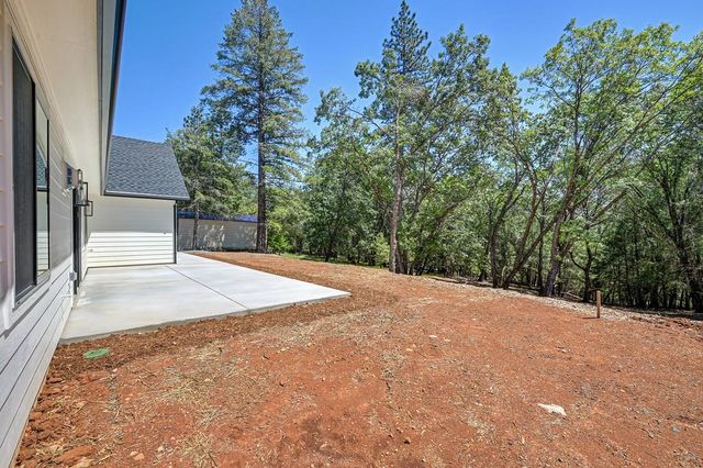 5379 Crestline Dr, Foresthill, CA 95631