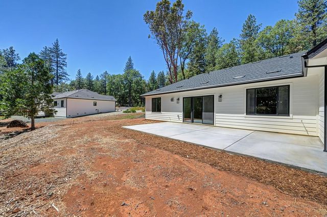 5379 Crestline Dr, Foresthill, CA 95631