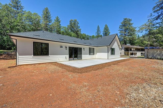 5379 Crestline Dr, Foresthill, CA 95631