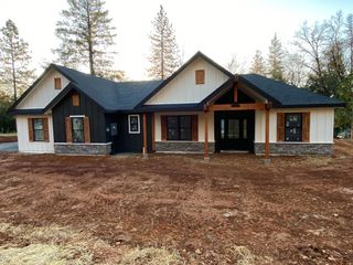 5379 Crestline Dr, Foresthill, CA 95631