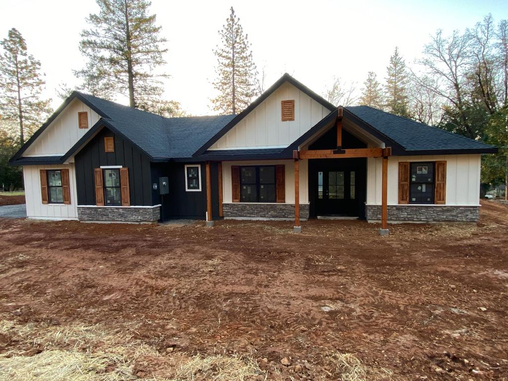 5379 Crestline Dr, Foresthill, CA 95631