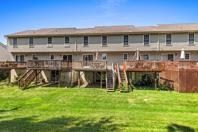 106 BANYAN CIRCLE DR, Lancaster, PA 17603