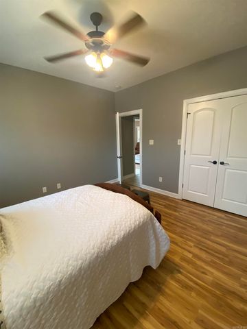 5704 John Hancock Dr., Benton, AR 72019