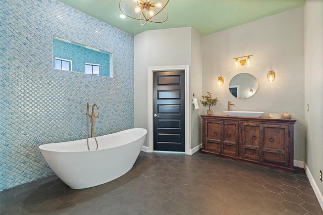 1652 County Road 307, Jarrell, TX 76537