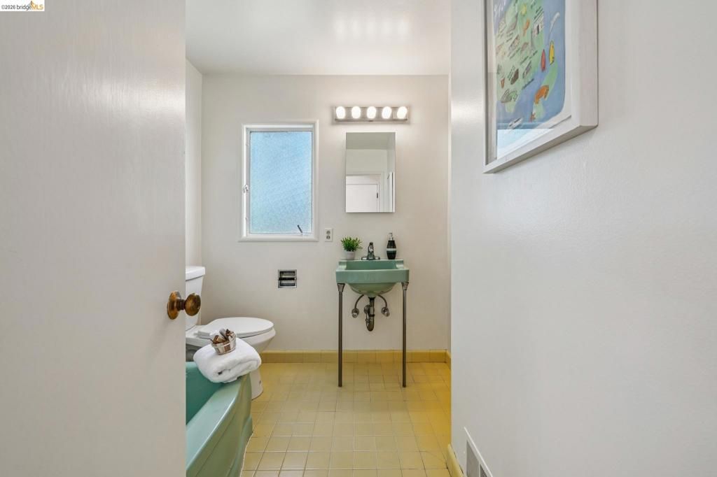 Image 23 of property listing at 1100 Miller Ave, Berkeley, CA 94708