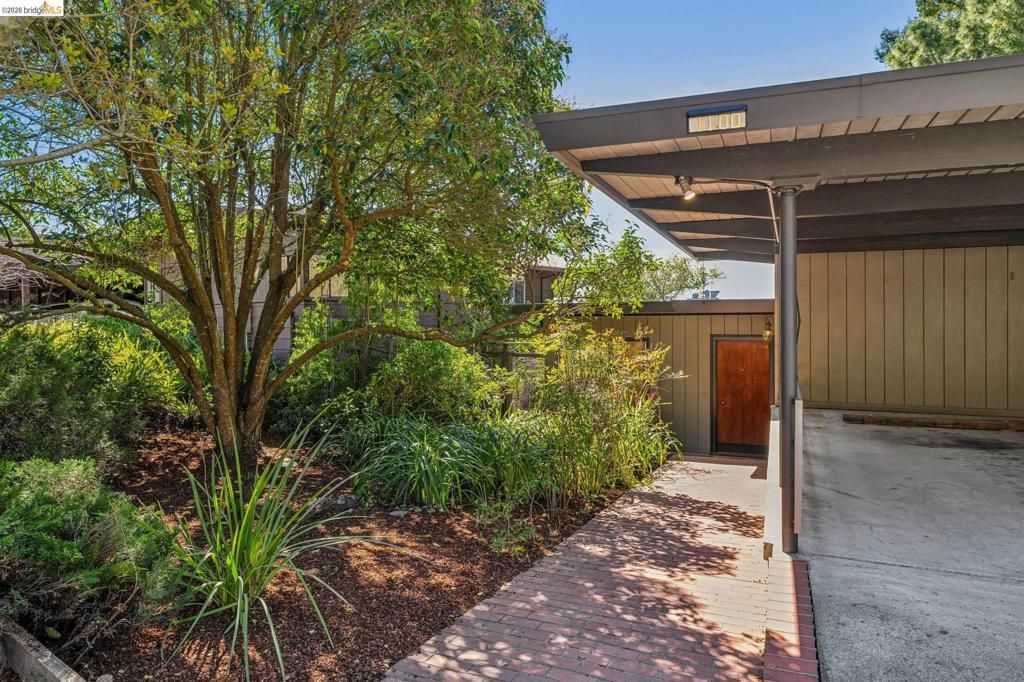 Image 4 of property listing at 1100 Miller Ave, Berkeley, CA 94708