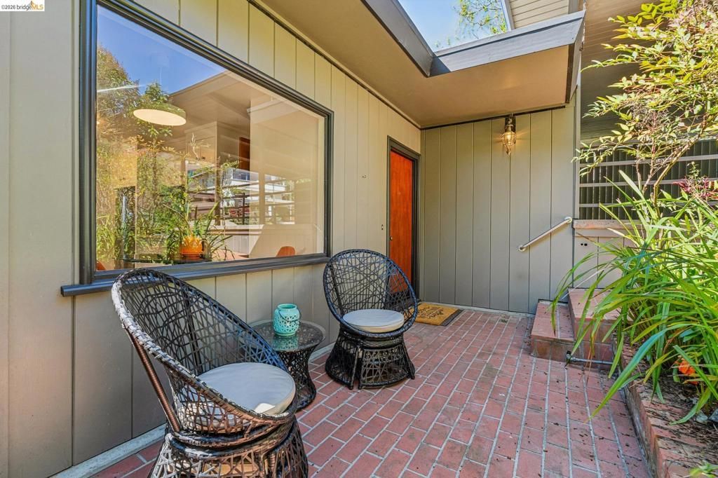 Image 5 of property listing at 1100 Miller Ave, Berkeley, CA 94708