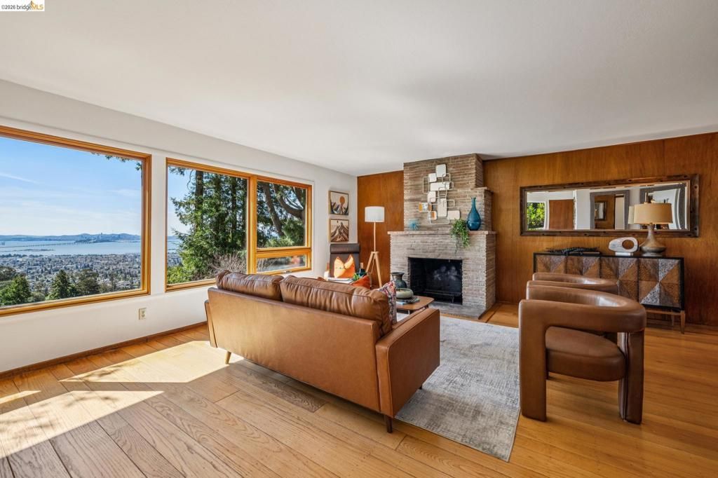 Image 8 of property listing at 1100 Miller Ave, Berkeley, CA 94708