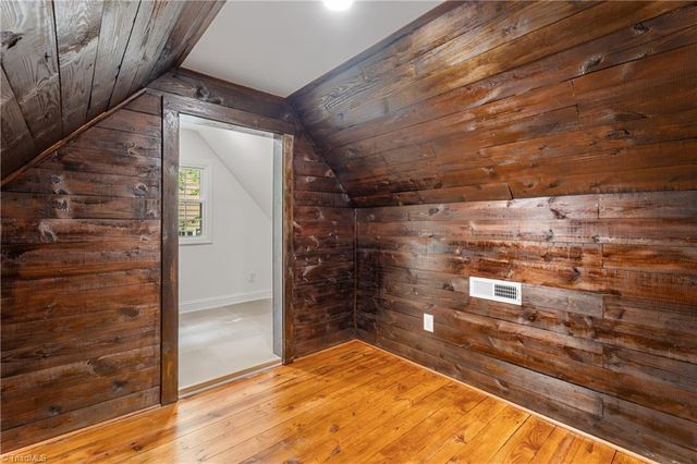 1365 Reynolda Road, Winston-salem, NC 27106