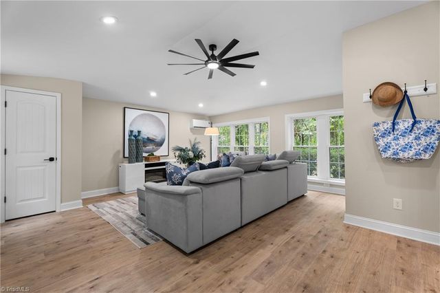 1365 Reynolda Road, Winston-salem, NC 27106