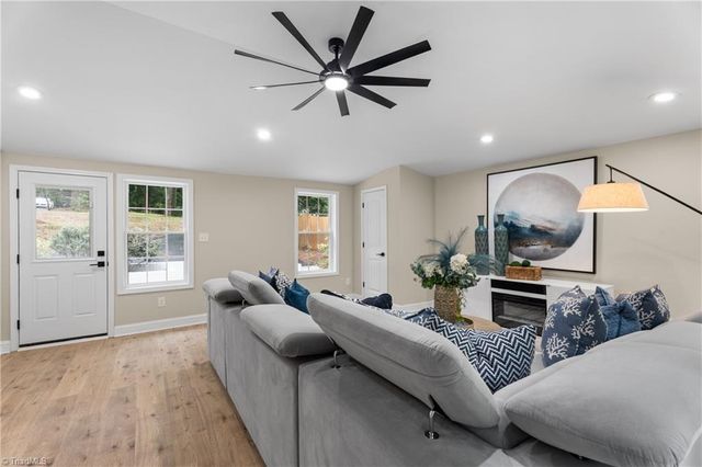 1365 Reynolda Road, Winston-salem, NC 27106