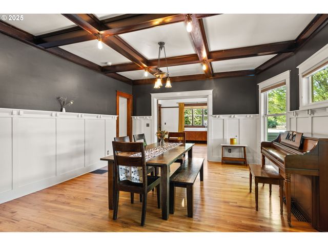 928 Se 18TH Ave, Portland, OR 97214