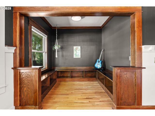 928 Se 18TH Ave, Portland, OR 97214