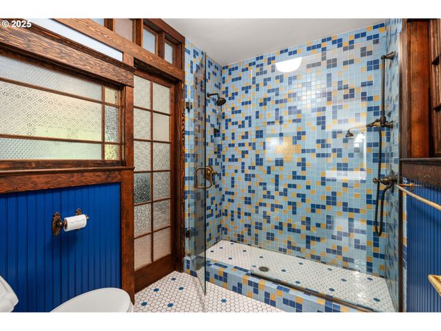 928 Se 18TH Ave, Portland, OR 97214