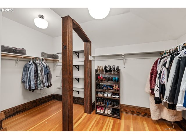 928 Se 18TH Ave, Portland, OR 97214