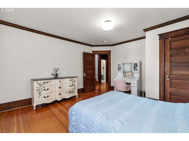 928 Se 18TH Ave, Portland, OR 97214