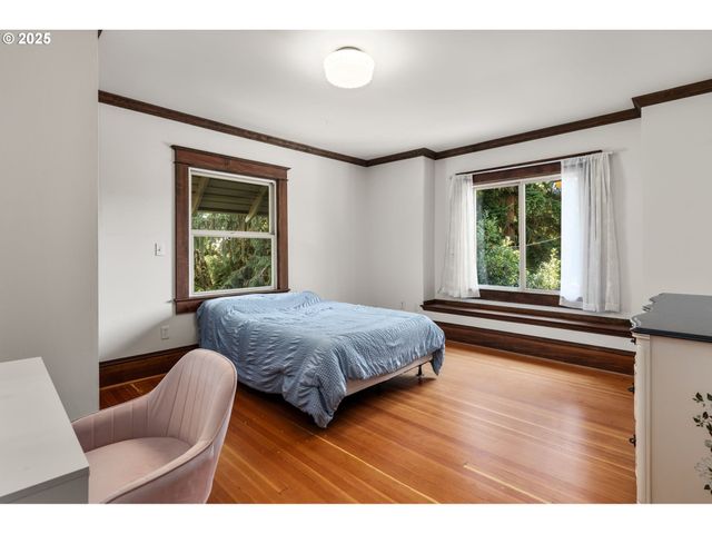 928 Se 18TH Ave, Portland, OR 97214