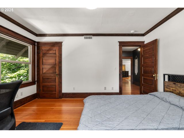 928 Se 18TH Ave, Portland, OR 97214