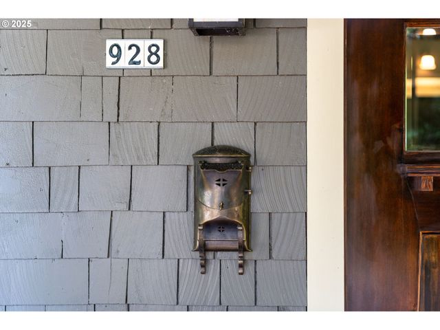 928 Se 18TH Ave, Portland, OR 97214