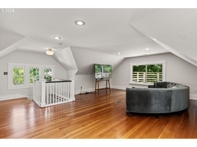 928 Se 18TH Ave, Portland, OR 97214