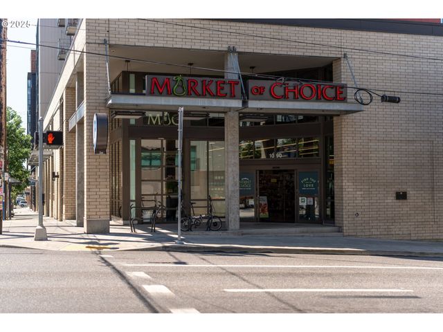 928 Se 18TH Ave, Portland, OR 97214