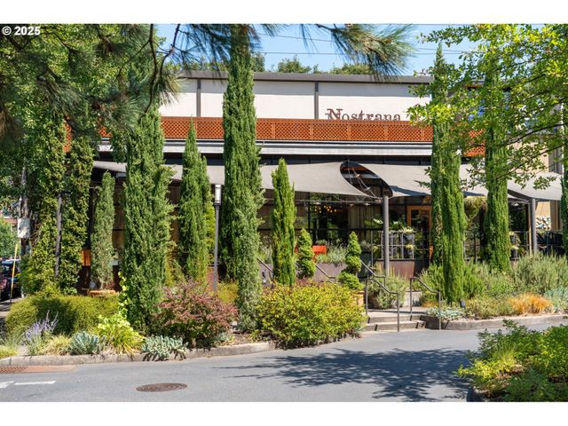 928 Se 18TH Ave, Portland, OR 97214