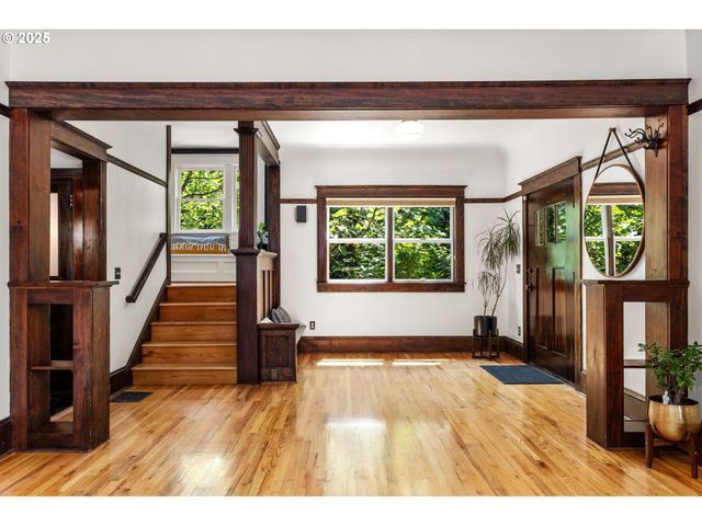 928 Se 18TH Ave, Portland, OR 97214