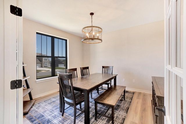 3741 Howell Oaks DRIVE, Waukesha, WI 53188