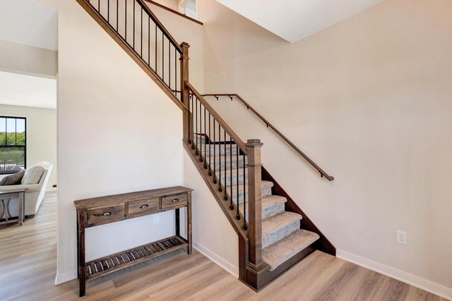 3741 Howell Oaks DRIVE, Waukesha, WI 53188