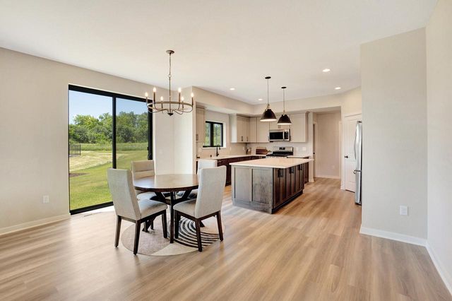 3741 Howell Oaks DRIVE, Waukesha, WI 53188
