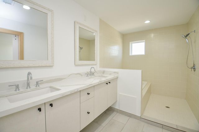 15000 S Richmond Avenue 4, Houston, TX 77082