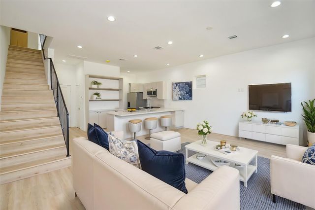 15000 S Richmond Avenue 4, Houston, TX 77082