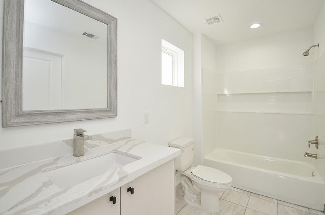 15000 S Richmond Avenue 4, Houston, TX 77082