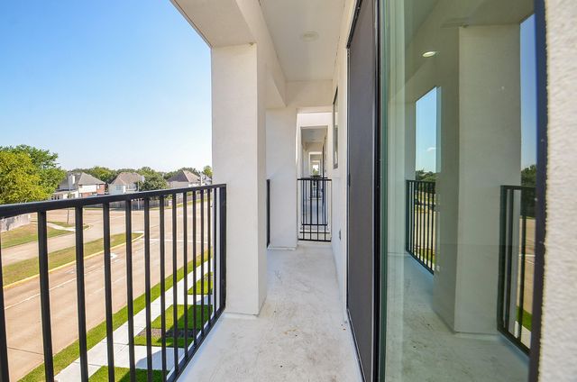 15000 S Richmond Avenue 4, Houston, TX 77082