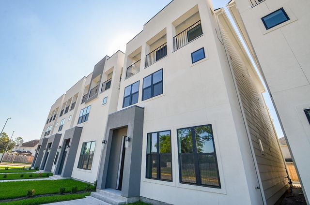 15000 S Richmond Avenue 4, Houston, TX 77082