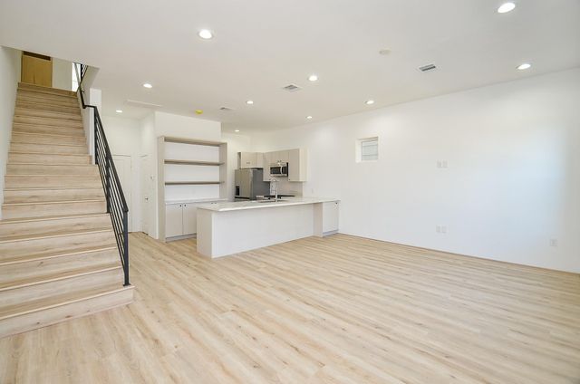 15000 S Richmond Avenue 4, Houston, TX 77082