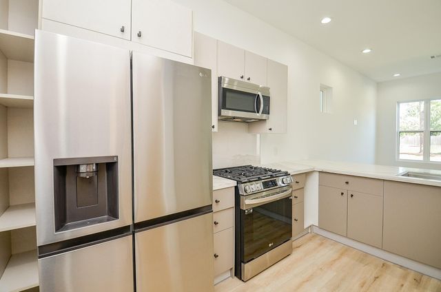 15000 S Richmond Avenue 4, Houston, TX 77082