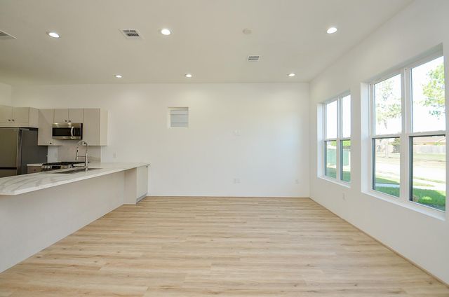 15000 S Richmond Avenue 4, Houston, TX 77082