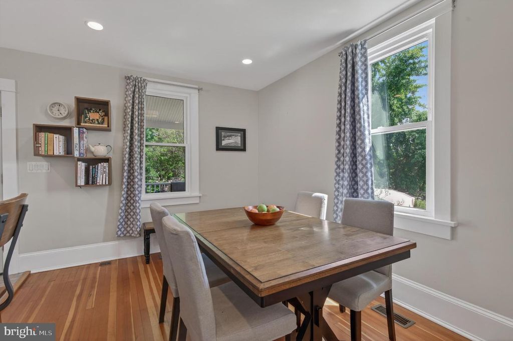Image 14 of property listing at 116 CENTRAL AVE, Brunswick, MD 21716